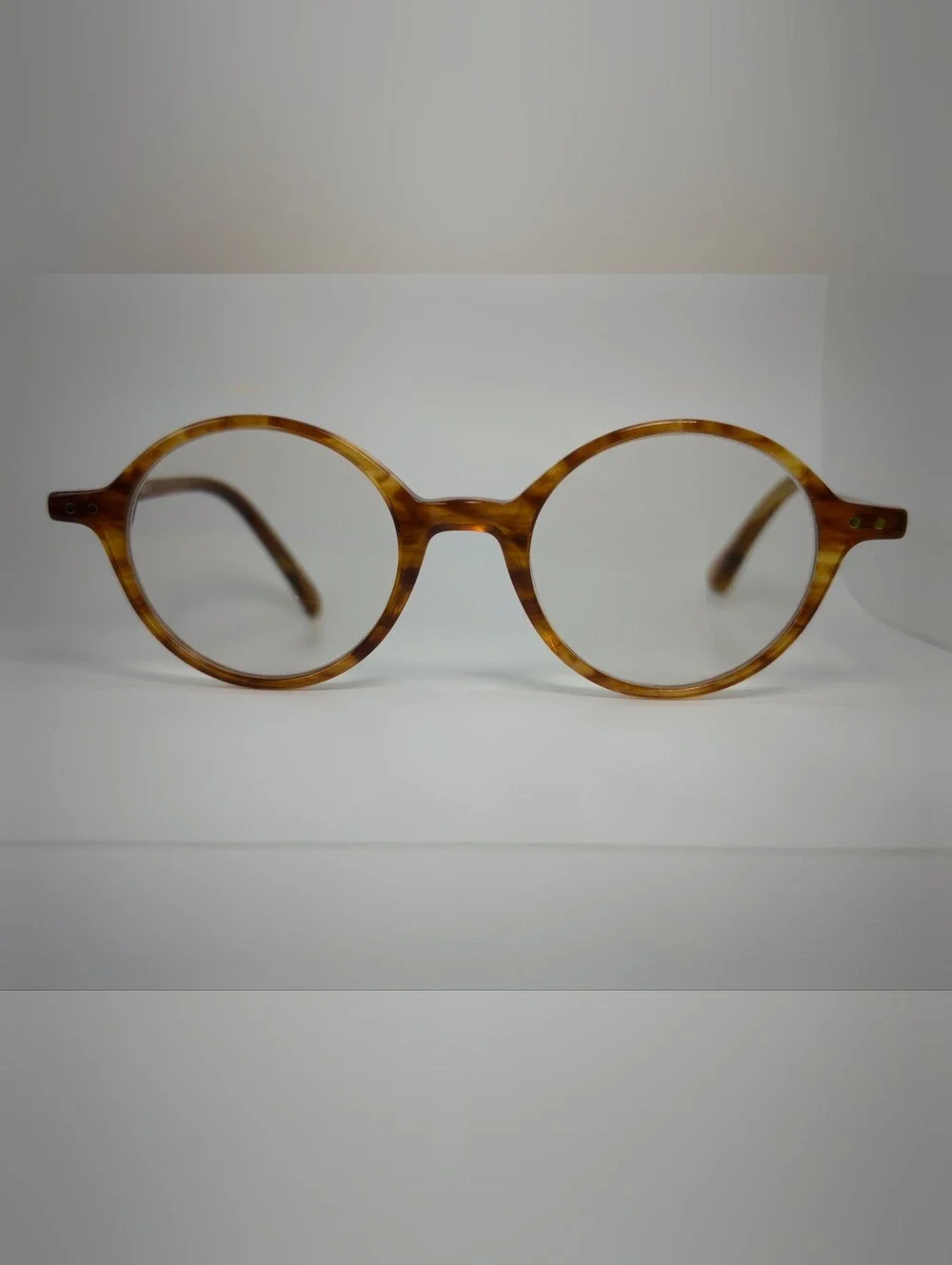 Flavor. Vintage-Style Round Tortoiseshell Round Mid Mount Temple.